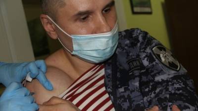 Более 250 тюменских росгвардейцев вакцинировались от COVID-19 - nashgorod.ru - Тюмень