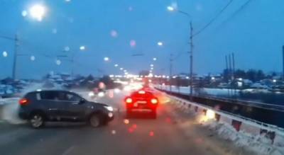 Kia Sportage - Момент столкновения Kia со скорой в Чебоксарах попал на видео - pg21.ru - Чебоксары