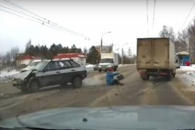 Страйк по рыбински: водитель Газели спровоцировал тройное ДТП с пешеходом - yar.mk.ru - Рыбинск