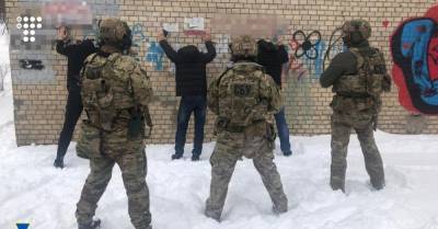 СБУ разоблачила в Киевской области центр «Исламского государства». Его лидер в розыске за участие в войне в Сирии - hromadske.ua - Сирия - Киевская обл.