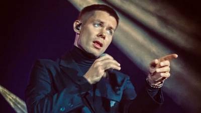 Эдита Пьеха - Стас Пьеха - «Не в фокусе»: утомленный на съемках Стас Пьехау упал без сил на пол - 5-tv.ru