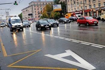 Ярослав Нилов - Автомобилистам хотят разрешить двигаться по выделенке - vologda-poisk.ru