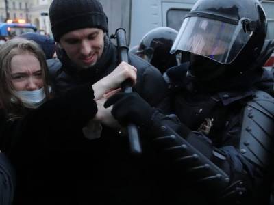 Алексей Навальный - «По следам» протестов в защиту Навального возбудили уже почти сотню уголовных дел - rosbalt.ru