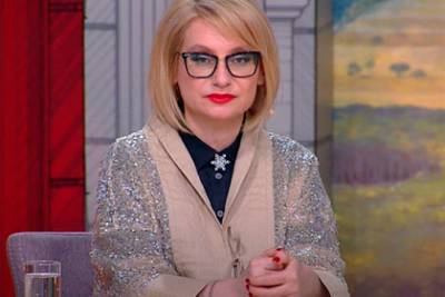 Эвелина Хромченко - В «Модном приговоре» назвали полнящую ноги обувь - lenta.ru