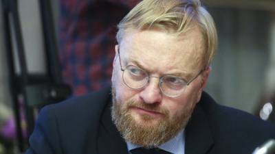 Ольга Бузова - Виталий Милонов - Гимн России в исполнении Бузовой доведет Милонова до слез - nation-news.ru