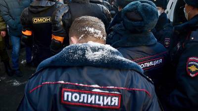 Во Владивостоке задержали подозреваемого в нападении на полицейского 23 января - iz.ru - Приморье край - Владивосток