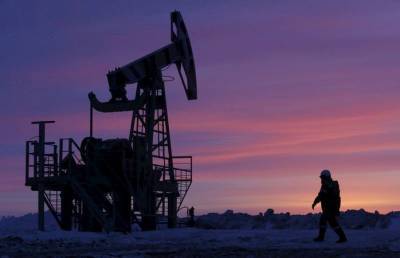 Нефть отступает от вчерашних максимумов - minfin.com.ua - США - Украина