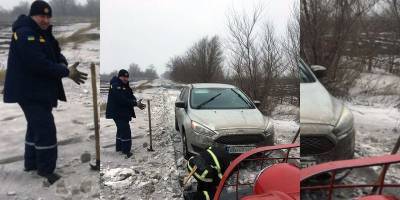 В Днепропетровской области спасатели ГСЧС помогли гражданину США, который застрял на бездорожье Днепропетровской области, фото и видео - ТЕЛЕГРАФ - telegraf.com.ua - США - Киев - шт.Флорида - Днепр - Днепропетровская обл. - Луганск - Гсчс