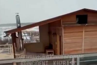 На крыше связанной с российским депутатом многоэтажки обнаружили сауну - lenta.ru - Сочи - Кемерово