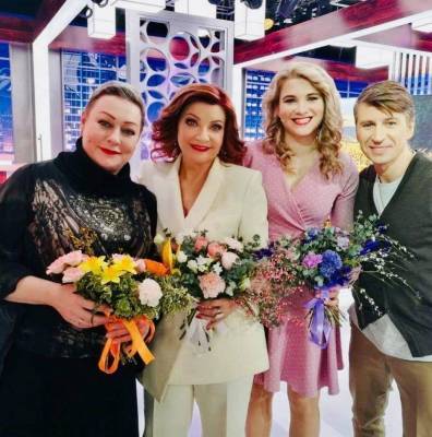 Евгений Петросян - Елена Степаненко - Сегодня прошло первое заседание о разделе имущества Евгения Петросяна и Елены Степаненко - skuke.net - Москва