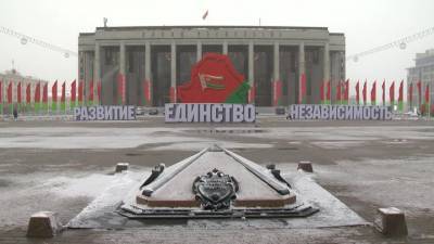 Александр Лукашенко - Владимир Макей - Белорусам предложили отказаться от "ущербного" взгляда на страну - vesti.ru - Белоруссия - Минск
