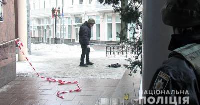 В Виннице 31-летний мужчина угрожал взорвать бомбу в магазине сладостей: фото, видео (4 фото) - tsn.ua - Киевская обл.