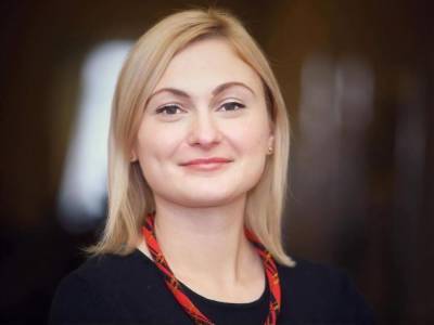 Евгения Кравчук - Нардеп от "Слуги народа" Кравчук: Досрочные выборы, может, "Европейской солидарности" или ОПЗЖ выгодные, но точно не нам - gordonua.com