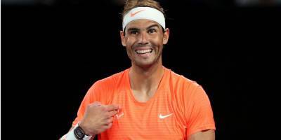 Рафаэль Надаль - Зрительницу вывели с матча Australian Open за ее крики и средний палец в адрес Надаля — видео - nv.ua - Австралия