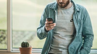 Перечислены опасные для смартфонов приложения - politros.com