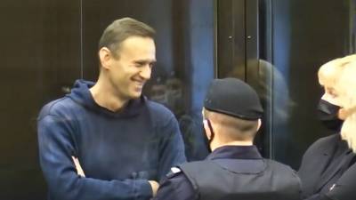 Алексей Навальный - Россия выплатит Навальному компенсацию - vesti.ru