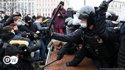 Дмитрий Вяткин - Новые репрессивные законы в России. Что нужно о них знать - smartmoney.one - Россия