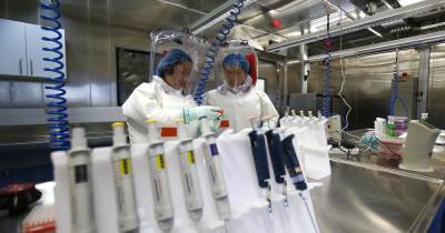 Владимир Дедков - Эксперт ВОЗ не исключил версию утечки SARS-CoV-2 из лаборатории - ren.tv - Китай