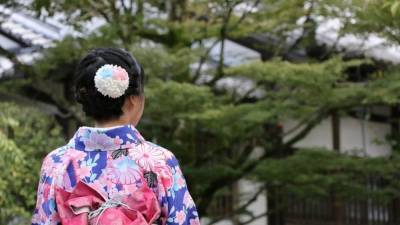 Есихидэ Суг - Аглая Чайковская - Решением проблемы одиночества в Японии займется специальный министр - politros.com - Япония