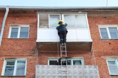 86-летнюю пенсионерку в Кемерове спасли с помощью штурмовой лестницы - gazeta.a42.ru - р-н Кировский