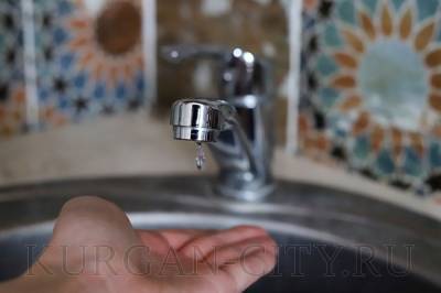 В Кургане — опять авария на сетях, из-за которой без воды были крупные предприятия - znak.com - Курган