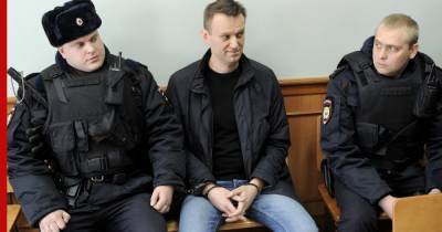 Алексей Навальный - Игнат Артеменко - Навальный доставлен в суд по делу о клевете на ветерана - profile.ru