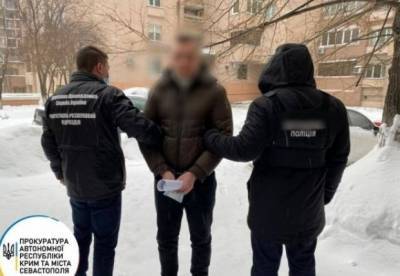 В аэропорту "Киев" задержали задержали вербовщика моряков для перевозки нелегалов - facenews.ua - Киев - Крым - Севастополь