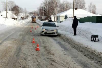 Карельский пенсионер, переходя дорогу в неположенном месте, попал под машину - karel.mk.ru - Петрозаводск - район Пудожский - республика Карелия