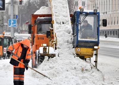 Петр Бирюков - Свыше 60 тысяч рабочих убирают снег в Москве - m24.ru - Москва