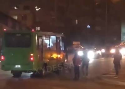 "Шансов выжить не было": в Одессе пешехода сбили дважды, жуткая авария попала на видео - odessa.politeka.net - Одесса