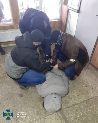 СБУ задержала агентов ФСБ при передаче секретных документов - news.bigmir.net - Россия