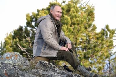 Дмитрий Песков - Песков: у Путина отменное здоровье, прививки нужны для его сохранения - mk.ru