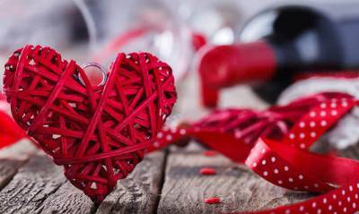 Большинство украинцев планируют дарить подарки на День святого Валентина - capital.ua