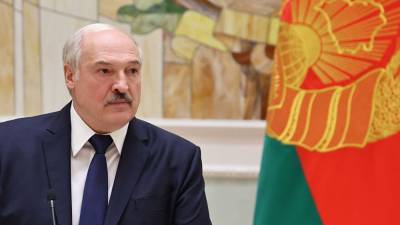 Александр Лукашенко - За вами следят американцы: Лукашенко раскритиковал iPhone 12 - 24tv.ua - Белоруссия