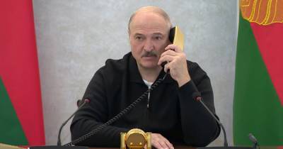 Александр Лукашенко - Лукашенко посоветовал отказаться от смартфонов "чтобы не отслеживали американцы" (ВИДЕО) - dsnews.ua - Белоруссия