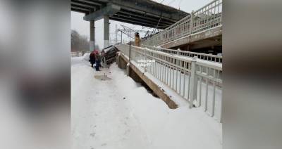 Два "Сапсана" в Москву задерживаются из-за падения автомобиля на пути в Клину - m24.ru - Москва - Московская обл.