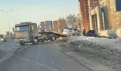 В Тюмени на развязке Объездная - Червишевский тракт две иномарки вылетели в кювет - nashgorod.ru - Тюмень