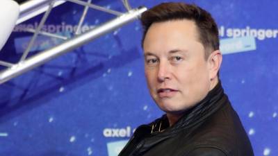 Джон Роган - Tesla сообщила о фургоне, который будет заряжаться от крыши с солнечными батареями - inforeactor.ru