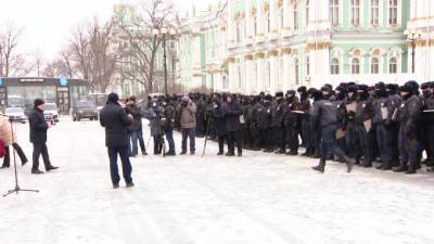 Вячеслав Макаров - Макаров наградил служащих спецполка полиции в Петербурге - piter.tv - Санкт-Петербург