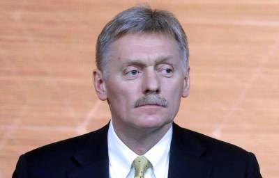 Владимир Путин - Дмитрий Песков - Песков сожалеет, что участники встречи Путина с главредами "слили" информацию о беседе - obzor.lt - Россия