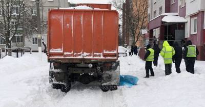 В Чернигове мусоровоз задавил женщину, которая поскользнулась на снегу - tsn.ua - Черниговская обл.