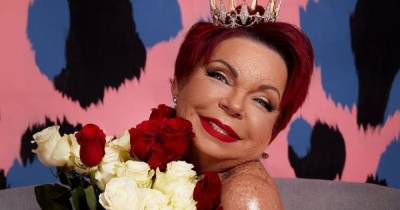 Наталья Королева - Мама певицы Наташи Королевой отпраздновала 75-летние в короне и розовом мини - focus.ua