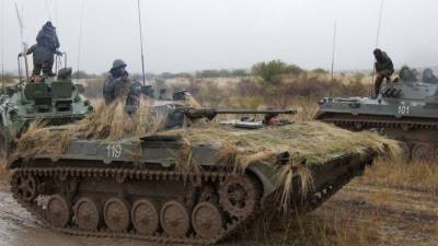 Бойцы ВСУ разместили 14 БТР и БМП на линии соприкосновения с ЛНР - riafan.ru - ЛНР - Луганск
