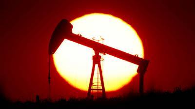 Виталий Калугин - Цена нефти Brent поднялась выше $62 за баррель - russian.rt.com