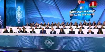Александр Лукашенко - Александр Лукашенко объявил войну смартфонам. Он уверен, что «умные люди» пользуются только кнопочными телефонами - argumenti.ru - Белоруссия
