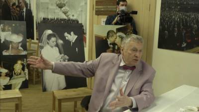 Владимир Жириновский - Жириновский признался в любви к стальной Аленушке - vesti.ru - Воронежская обл.