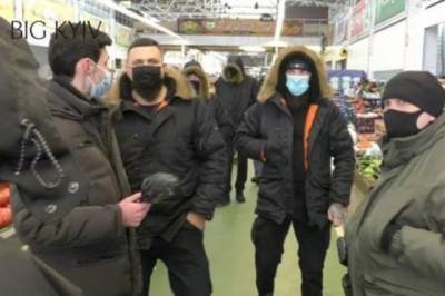 Виктор Янукович - Журналистов на Столичном рынке избили участники стрельбы в Броварах - news.bigmir.net - Киев - Киевская обл.