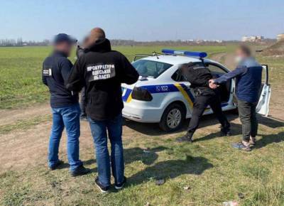 В Одессе полицейские вымогали взятку у наркоторговца - lenta.ua - Одесса