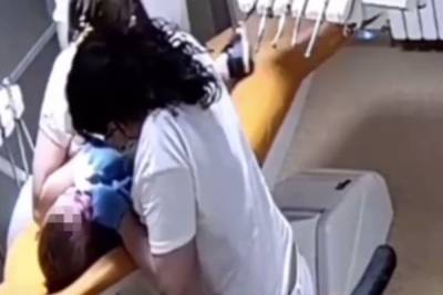 Стоматолог избила ребенка во время приема - mk.ru - Ровно