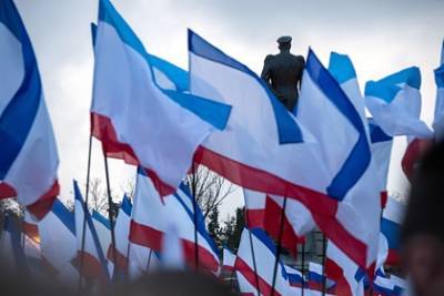 Юрий Гемпель - В Крыму посоветовали Турции не мечтать о российских территориях - lenta.ru - Крым - Турция